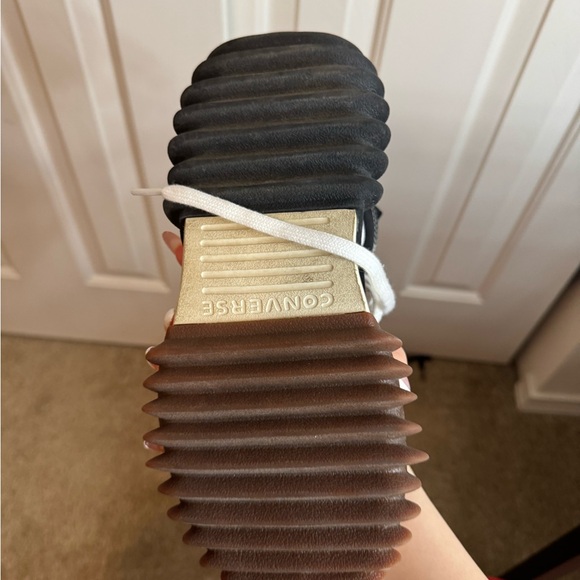 Converse🤍🖤 - Picture 4 of 7